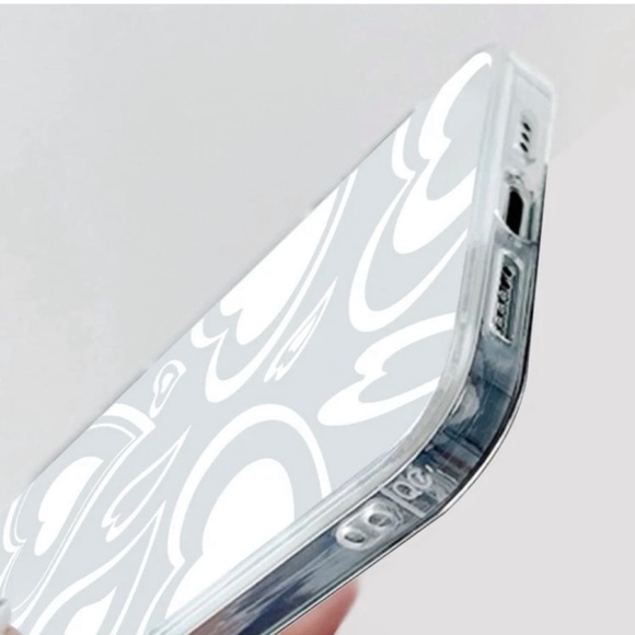 New Heart Pattern Clear Phone Case iPhone 12 Pro - Picture 5 of 11